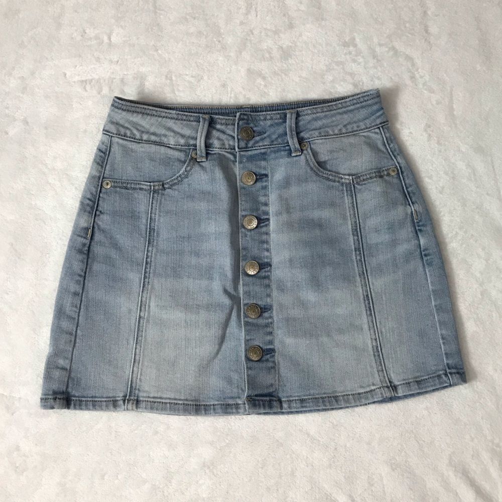 American Eagle Super Stretch Light Wash Denim Jean Skirt Button Front Sz 0 Short